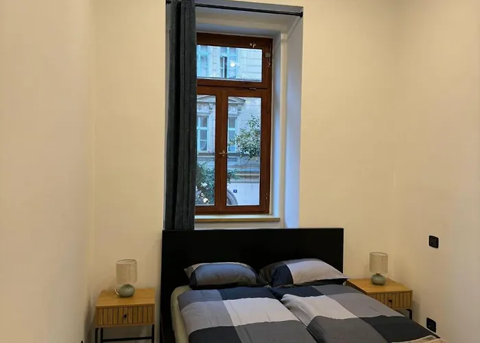Cool Apartment With Small Balcony Near Florenc
